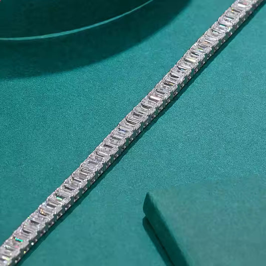 "Gorgeous Emerald Cut Diamond Tennis Bracelet β Jewelry That Dazzles"
