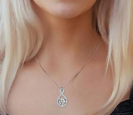 Luxurious Round Diamond Pendant – Perfectly Cut for Perfection