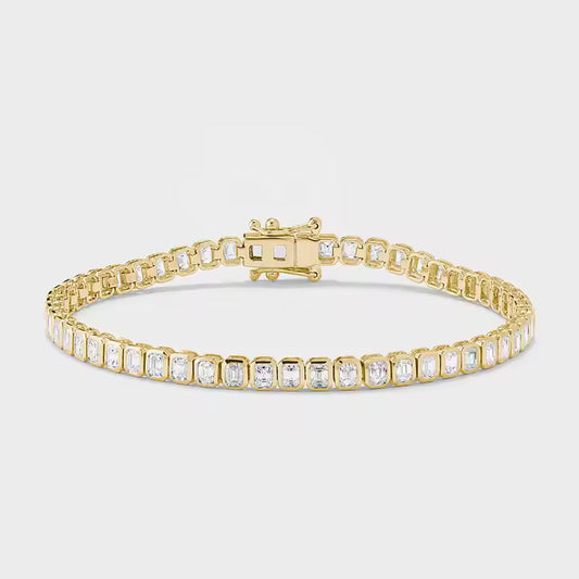 "Luxury Emerald Cut Bezel Setting Tennis Bracelet β Perfect for Any Occasion"
