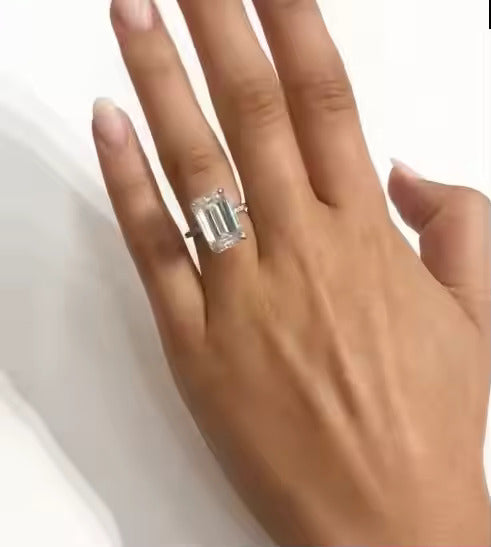 Breathtaking Emerald Cut Diamond Wedding Band – Designed for Eternity