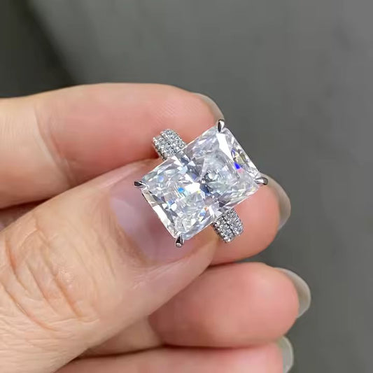 Timeless Radiant-Cut Diamond Ring for Women β Capturing Perfection