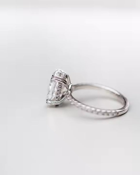 Breathtaking Emerald Cut Diamond Wedding Band – Designed for Eternity