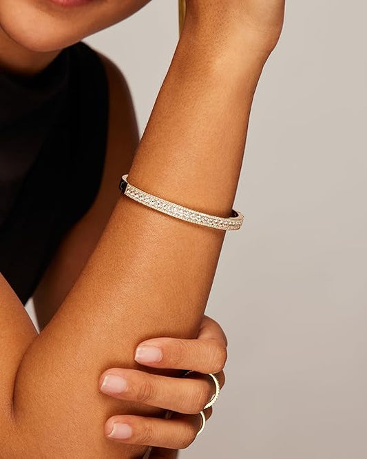 Chic Round Cut Diamond Bracelet – The Ultimate Statement Piece