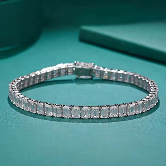 "Gorgeous Emerald Cut Diamond Tennis Bracelet β Jewelry That Dazzles"