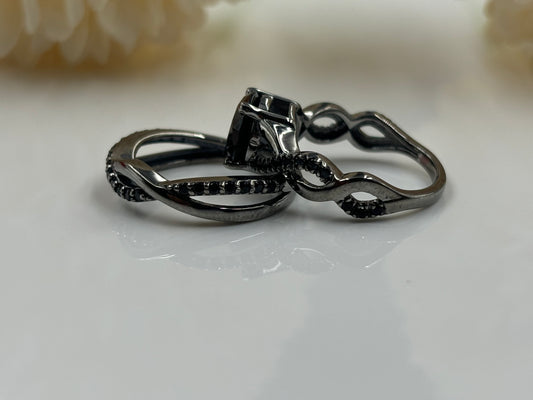 Modern Round Cut Black Diamond Wedding and Engagement Ring Set