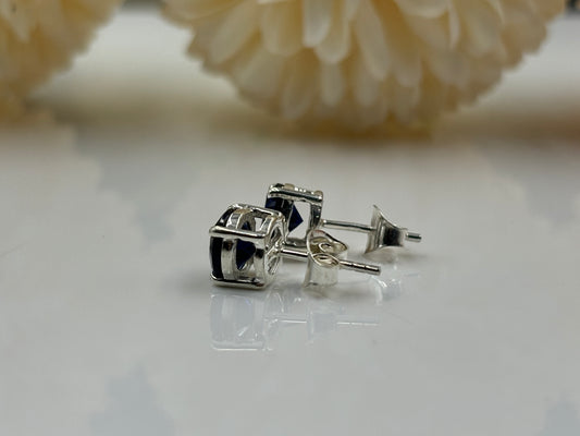 Sophisticated Sapphire Studs – The Ultimate Gemstone Earrings